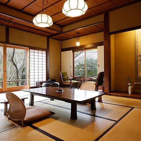 Yufuin Onsen Kamenoi Bessou Hotel Exterior photo